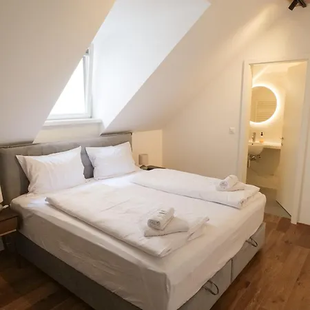 Riverside Mescanka Apartment *