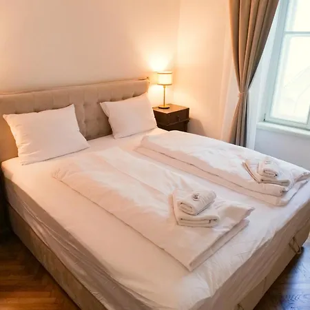 Riverside Mescanka Apartman